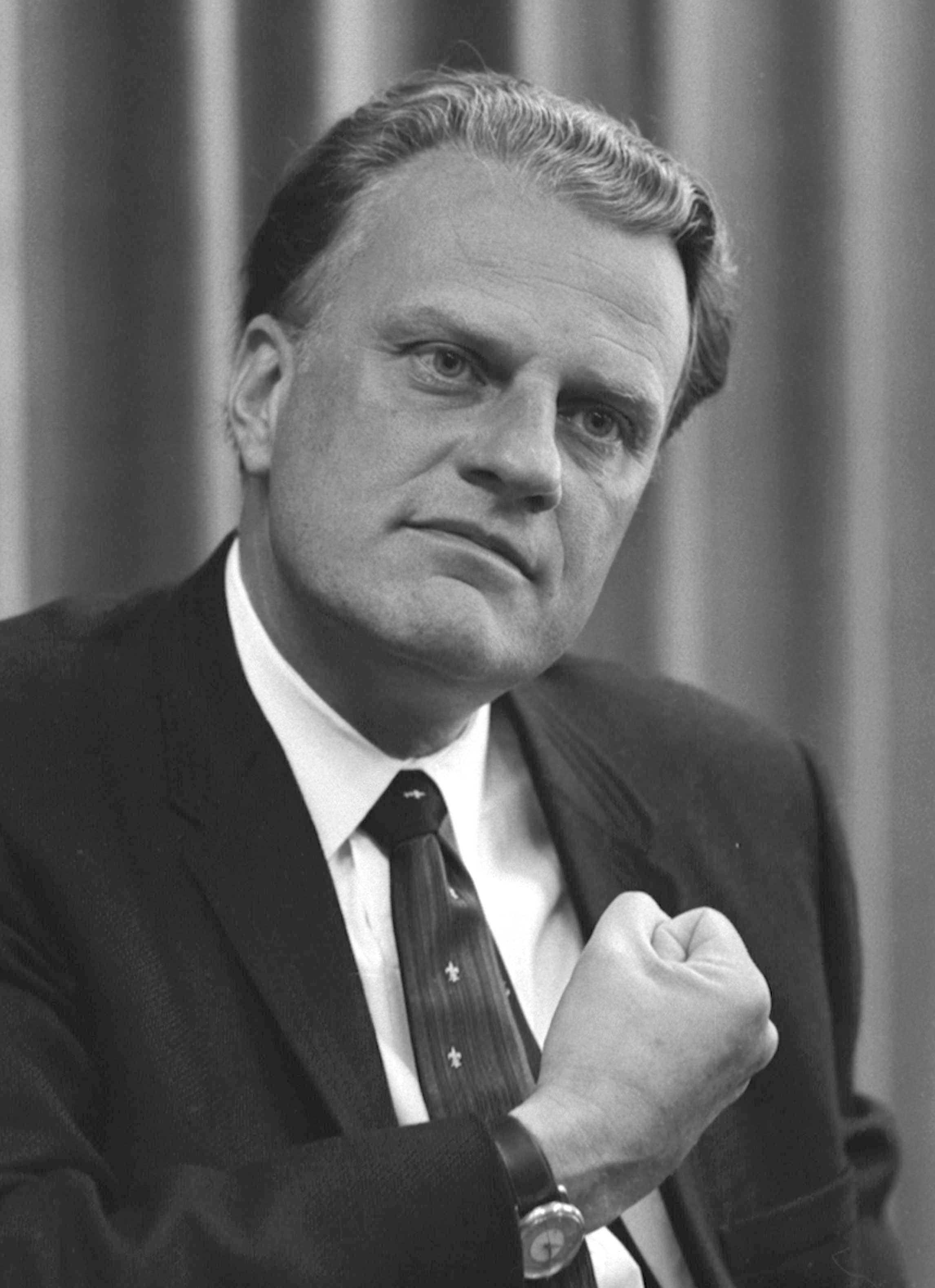 Sunday Sermon: Who is Jesus? by Dr.Billy Graham 