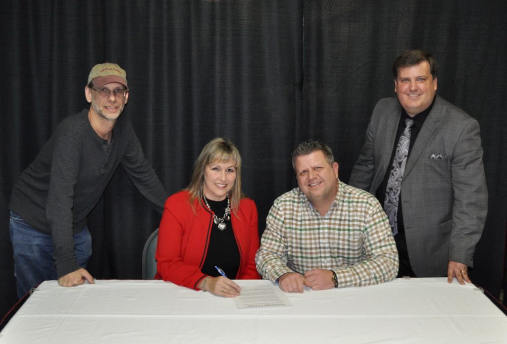 CHAPEL VALLEY SIGNS EXCLUSIVE PUBLICITY AGREEMENT  WITH MARCIE GRAY 