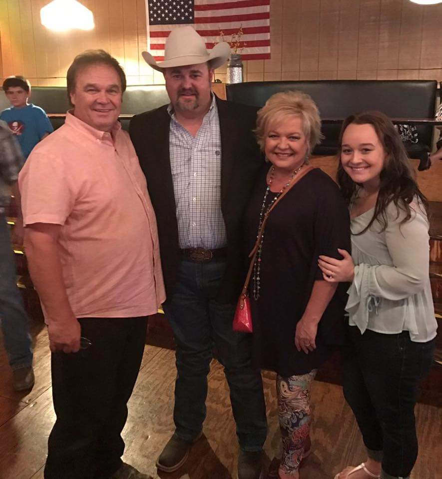 Daryle Singletary with Jeff, Sheri and Morgan Easter