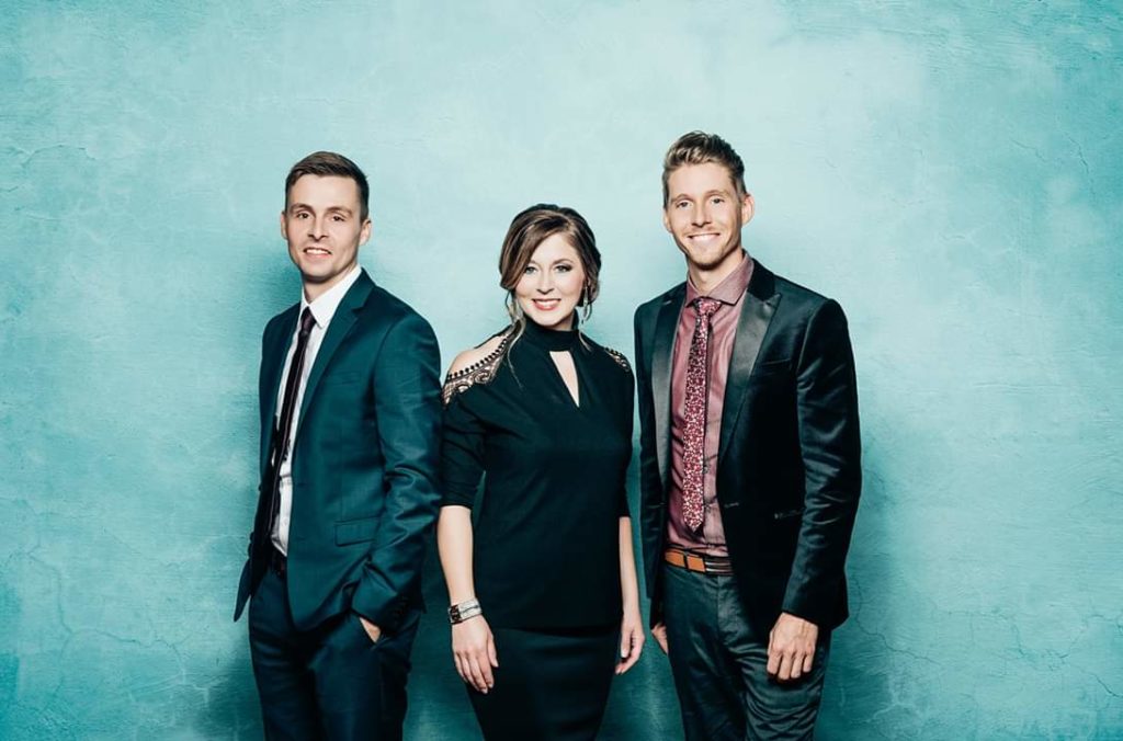 Beyond the Song: the Taylors sing "I Pray Every day"