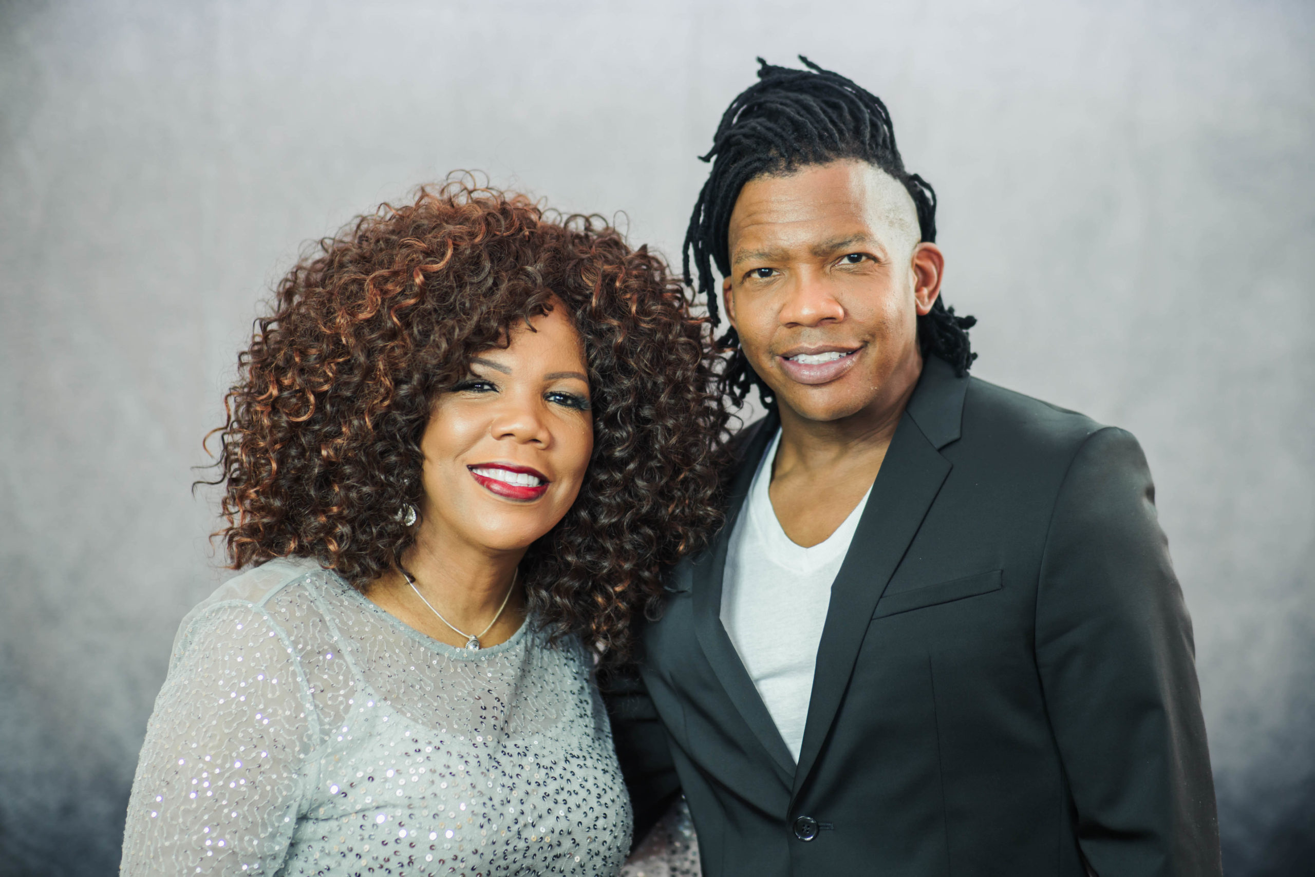 LYNDA RANDLE AND MICHAEL TAIT SPREAD VIRTUAL YULETIDE CHEER WITH â€˜TOGETHER FOR CHRISTMAS IN JULYâ€™